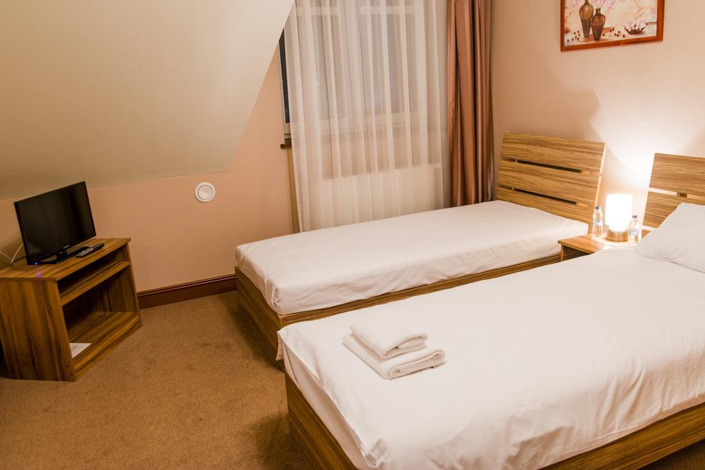 Hotel - Restauracja Platan Sędziszów Małopolski Kültér fotó